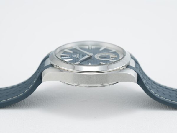 Omega 220.12.41.21.03.005