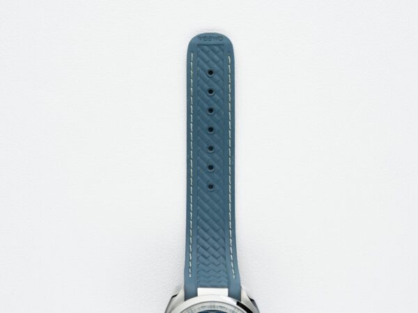 Omega 220.12.41.21.03.005