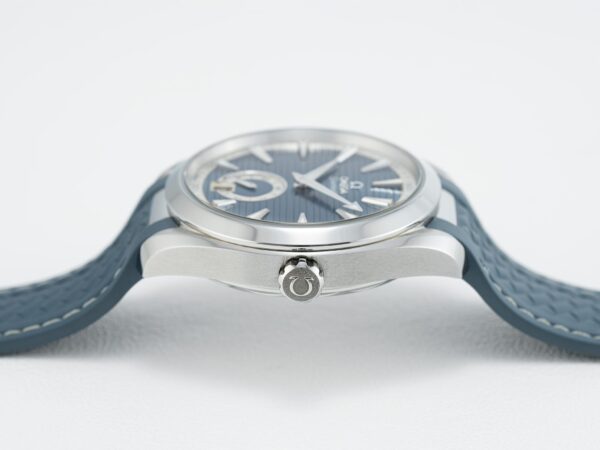 Omega 220.12.41.21.03.005