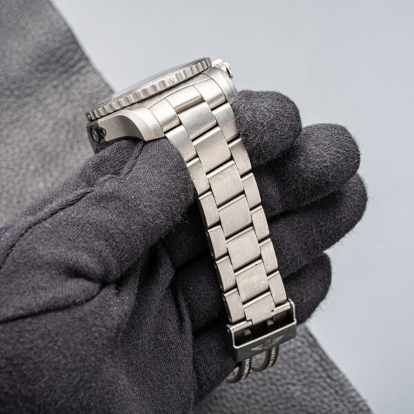 Breitling EB5010