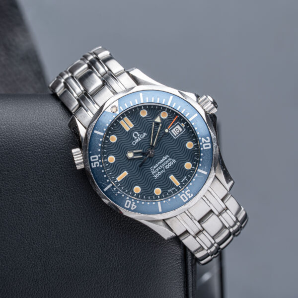 Omega 2561.80