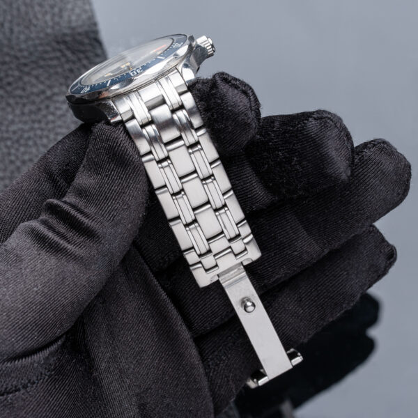 Omega 2561.80