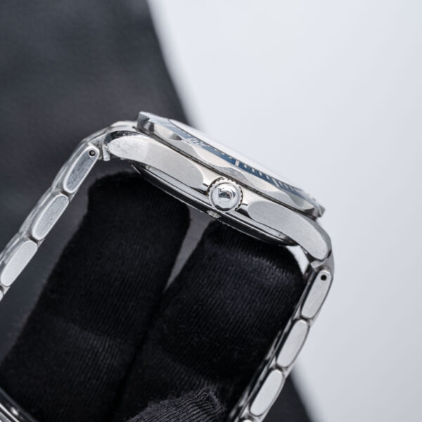 Omega 2561.80