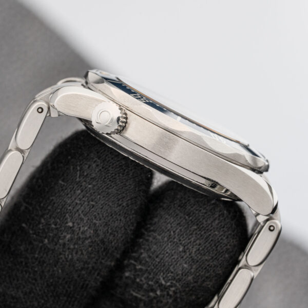 Omega 2561.80