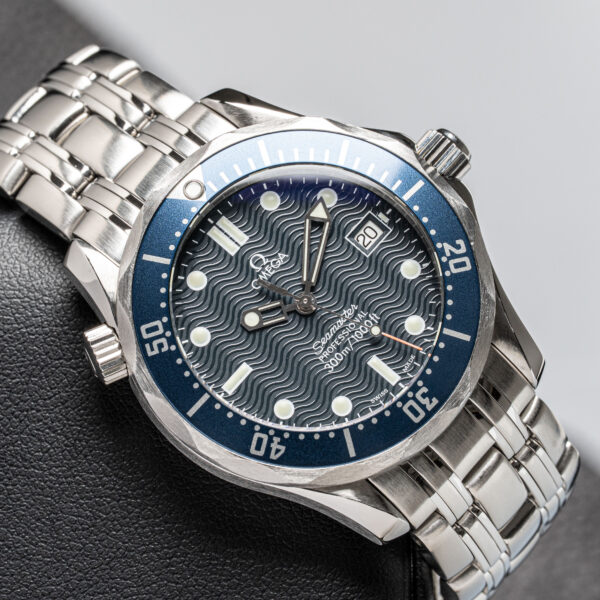Omega 2561.80