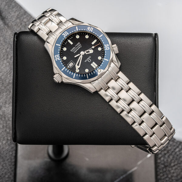 Omega 2561.80