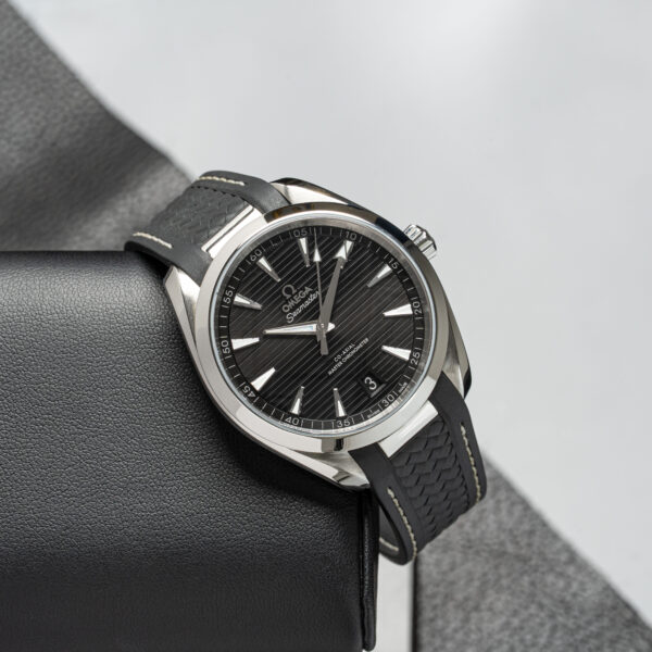 Omega 220.12.41.21.01.001