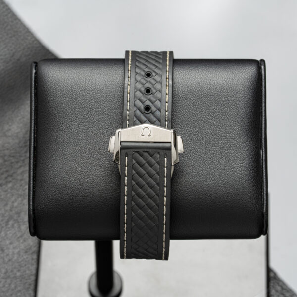 Omega 220.12.41.21.01.001