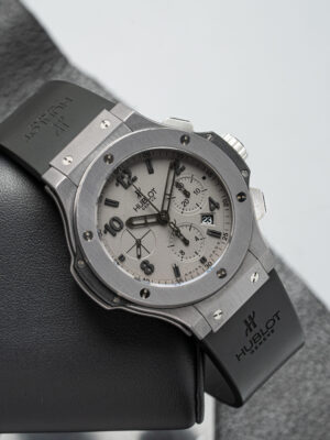 Hublot 301.AI.460.RX