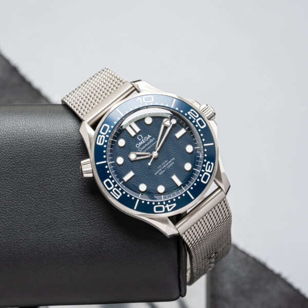 Omega 210.30.42.20.03.002