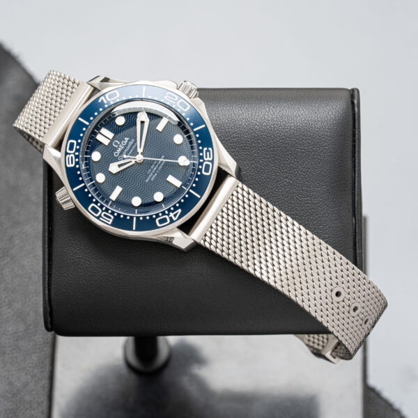 Omega 210.30.42.20.03.002