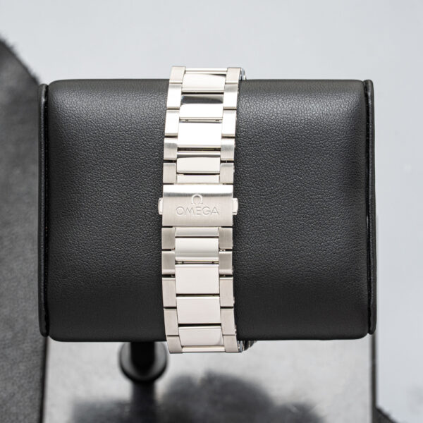 Omega 220.10.43.22.03.001