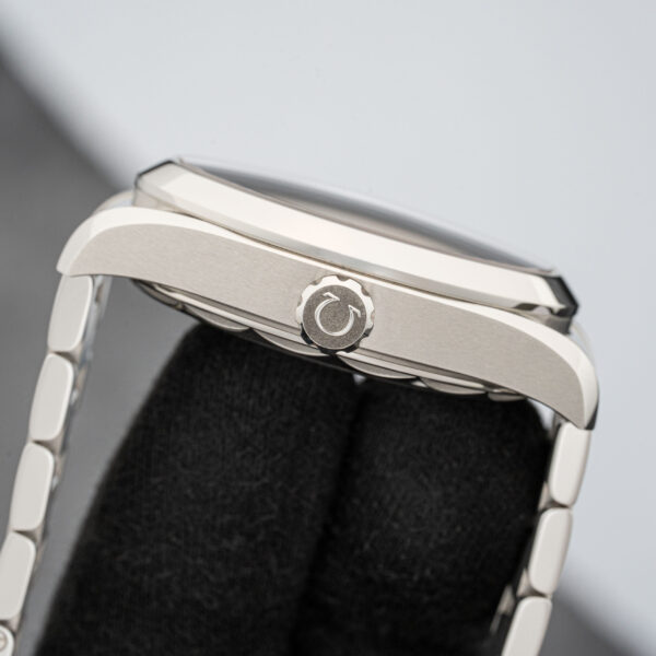 Omega 220.10.43.22.03.001