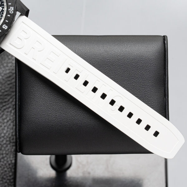 Breitling X82310