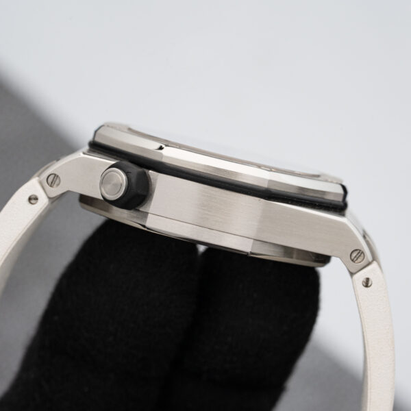AP 15710ST.OO.A002CA.02