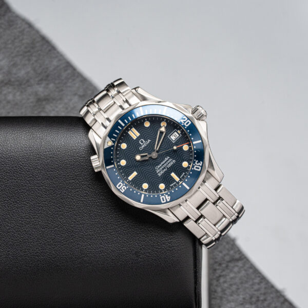 Omega 2561.80