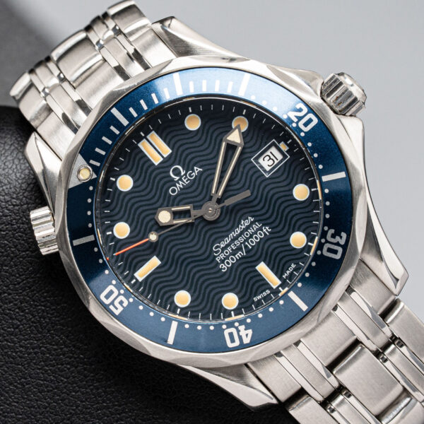 Omega 2561.80