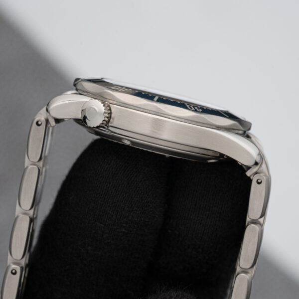 Omega 2561.80