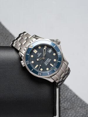 Omega 2561.80