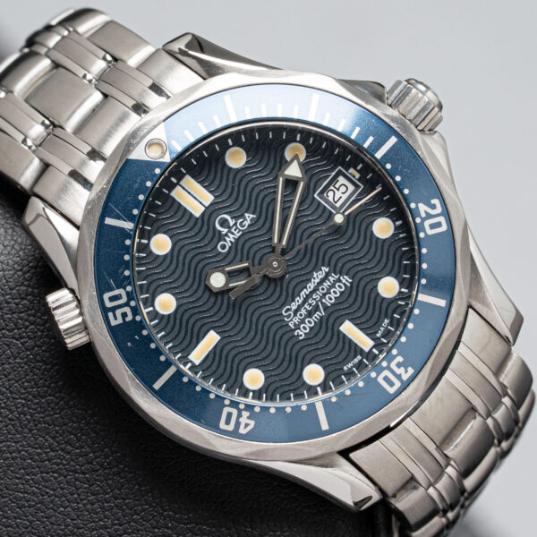 Omega 2561.80