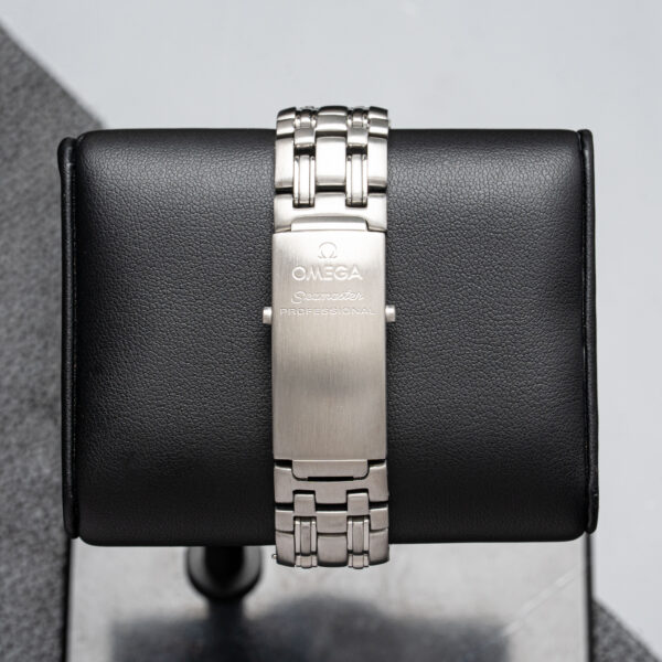 Omega 2561.80
