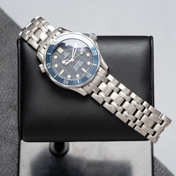 Omega 2561.80