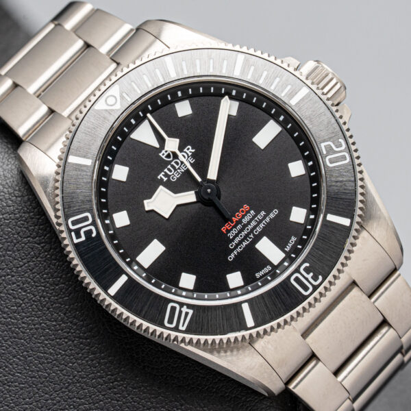 Tudor 25407N