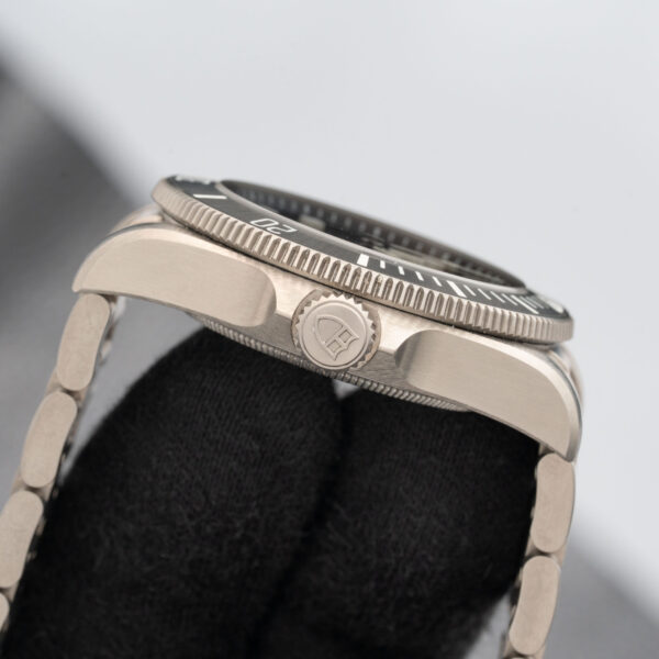 Tudor 25407N
