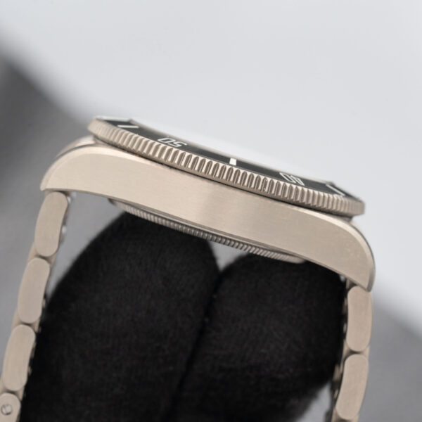 Tudor 25407N