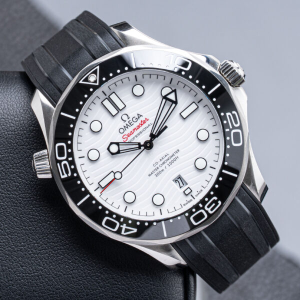 Omega 210.32.42.20.04.001