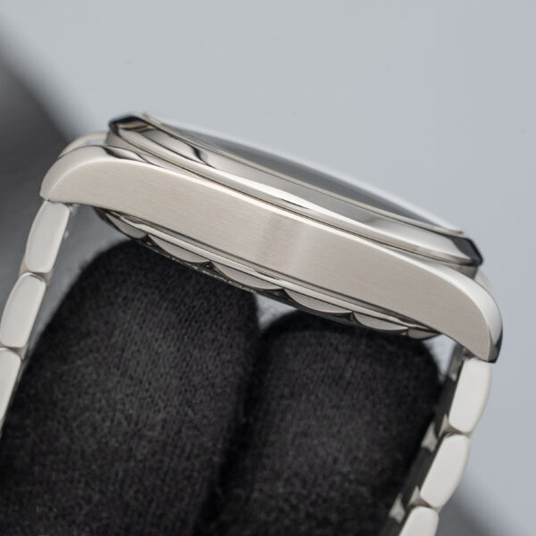 Omega 220.10.38.20.55.001