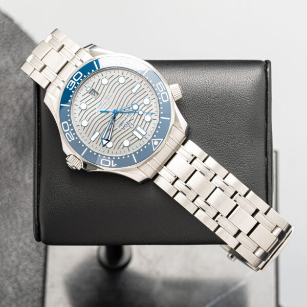 Omega 210.30.42.20.06.001