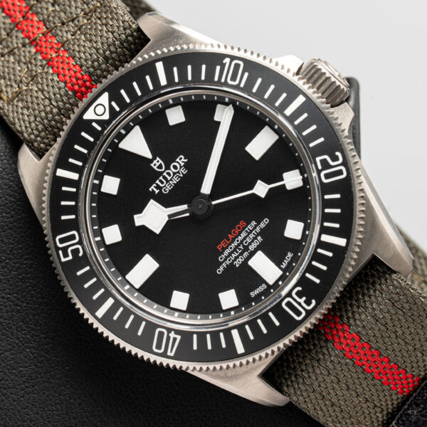 Tudor 25717N