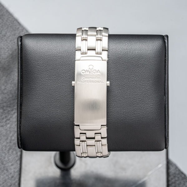 Omega 2562.80