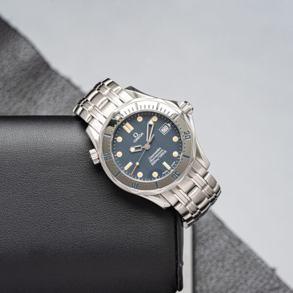 Omega 2562.80
