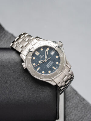 Omega 2562.80