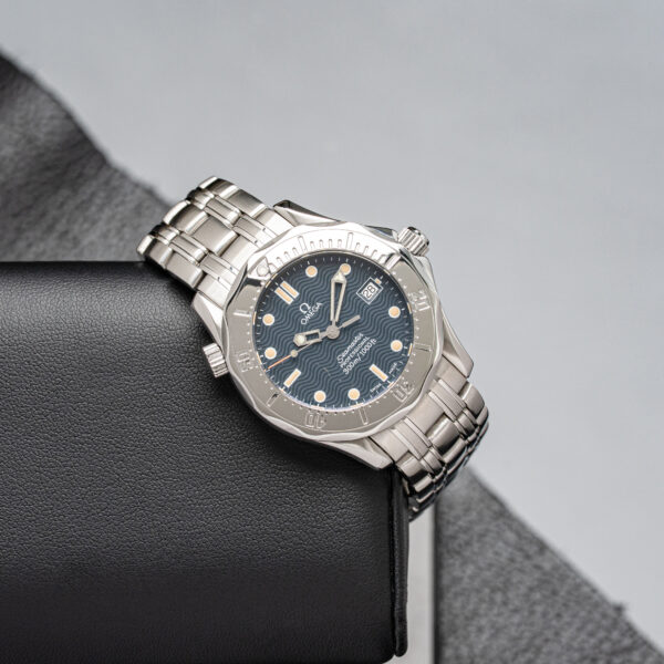 Omega 2562.80