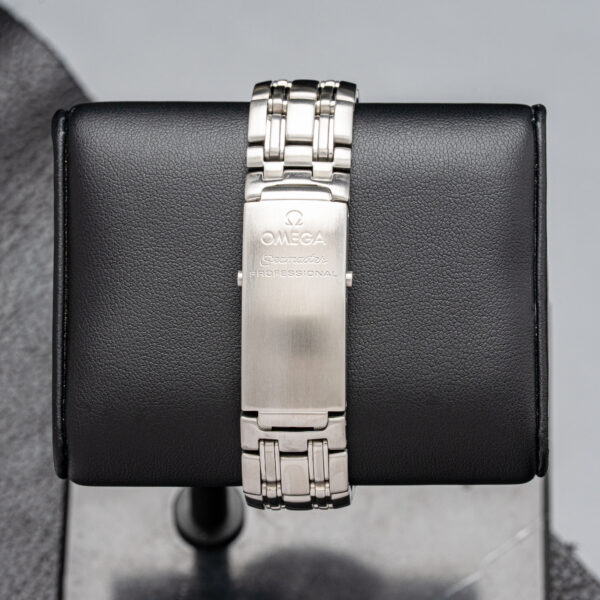 Omega 2562.80
