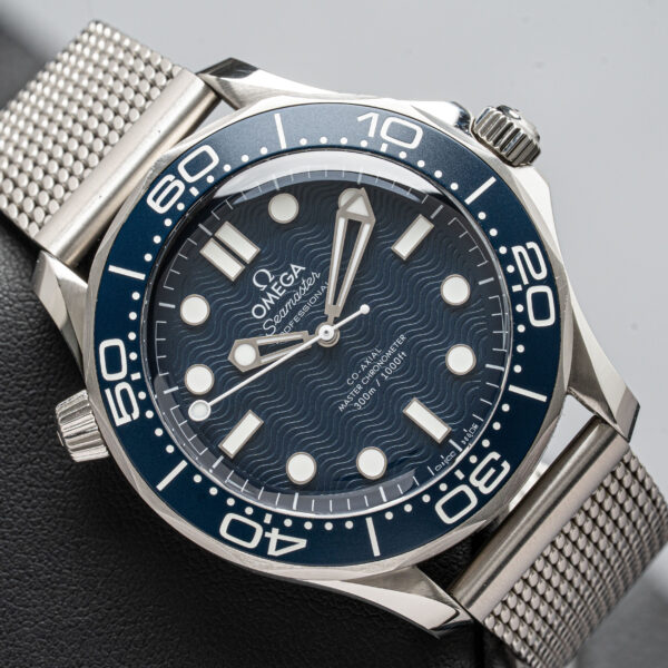 Omega 210.30.42.20.03.002