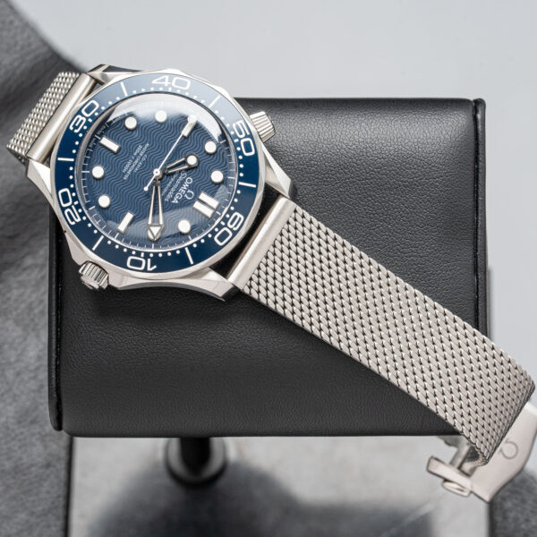 Omega 210.30.42.20.03.002