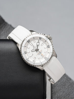 Breitling A17377211A1S1