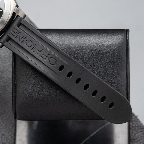 Panerai PAM00221