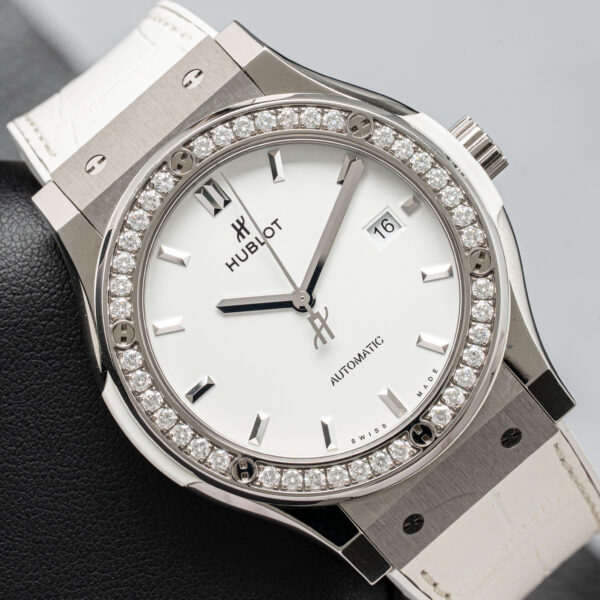 Hublot 542.NE.2010.LR.1204