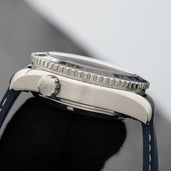 Omega 232.32.44.22.03.001