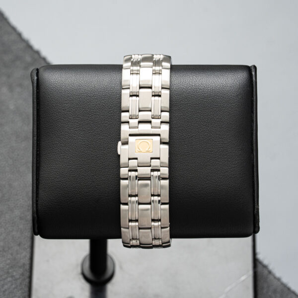 Omega 2562.80